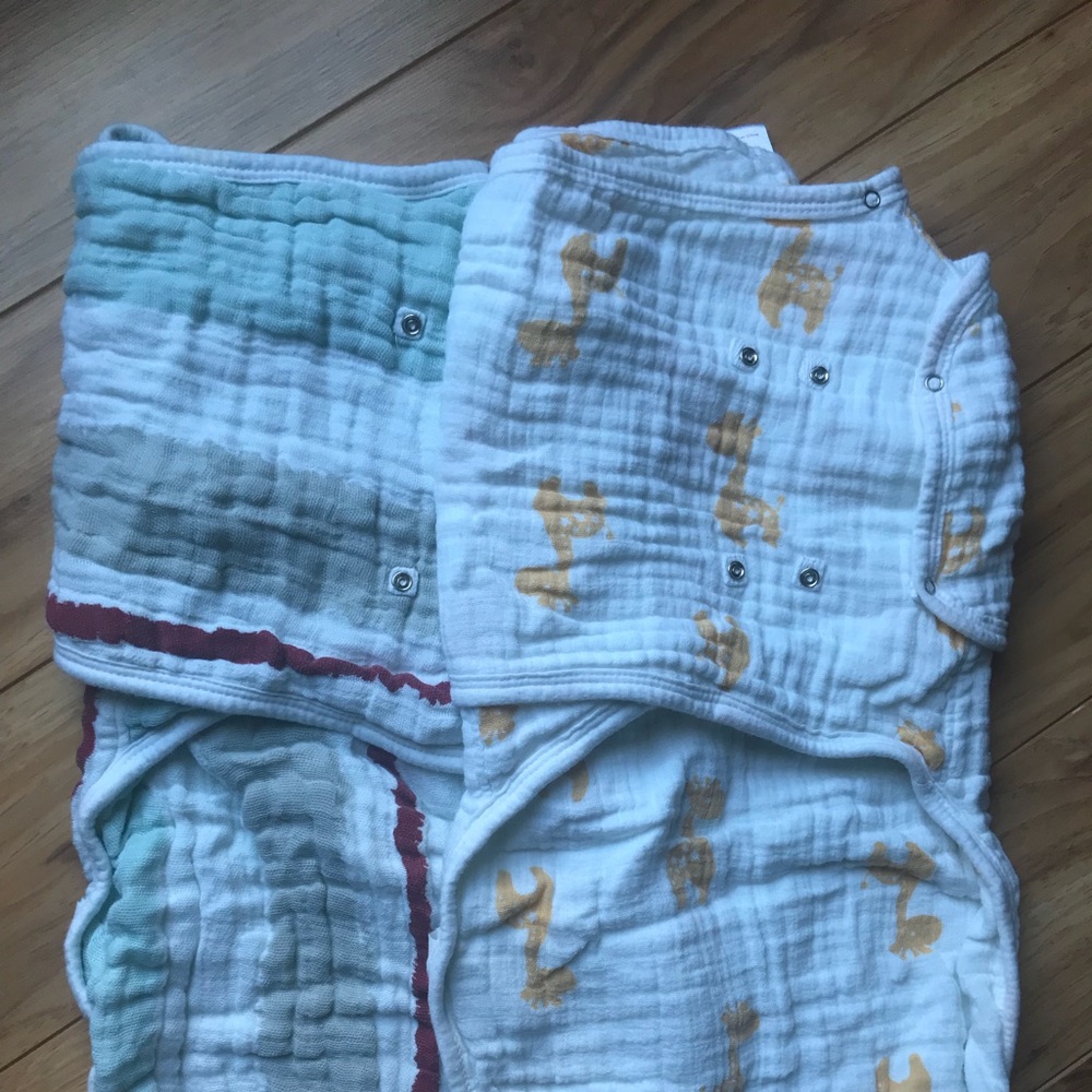 ADEN + ANAIS set of 2 muslin swaddles